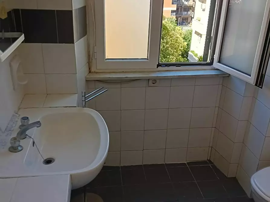 Immagine 3 di Camera in affitto  in Via Tronto a Roma