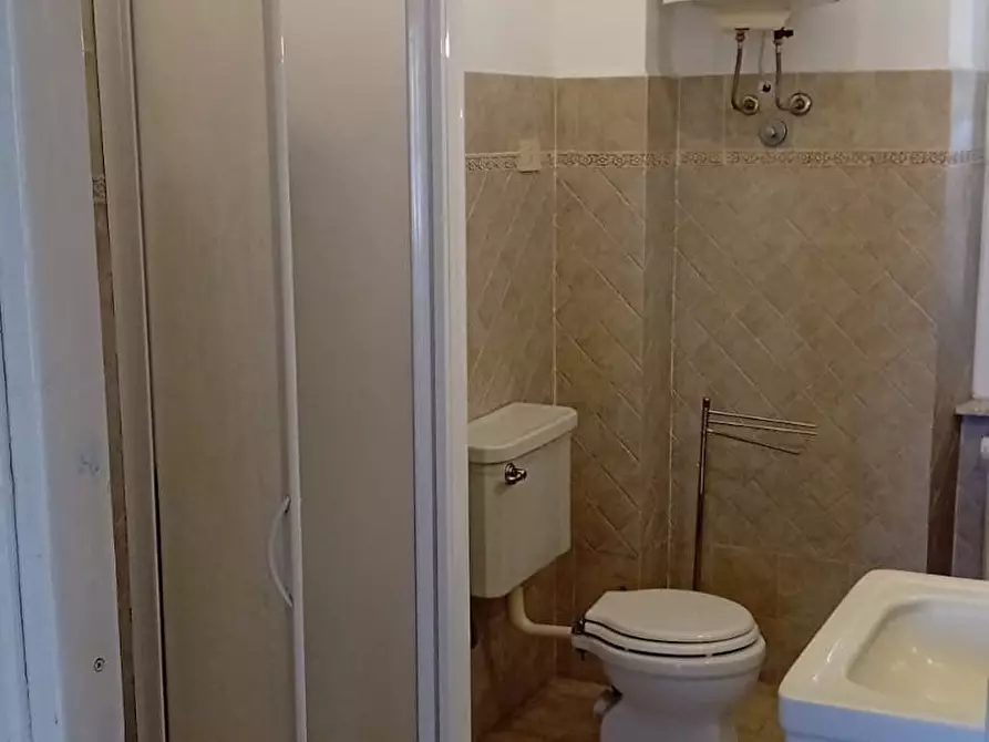 Immagine 8 di Camera in affitto  in Via Tronto a Roma