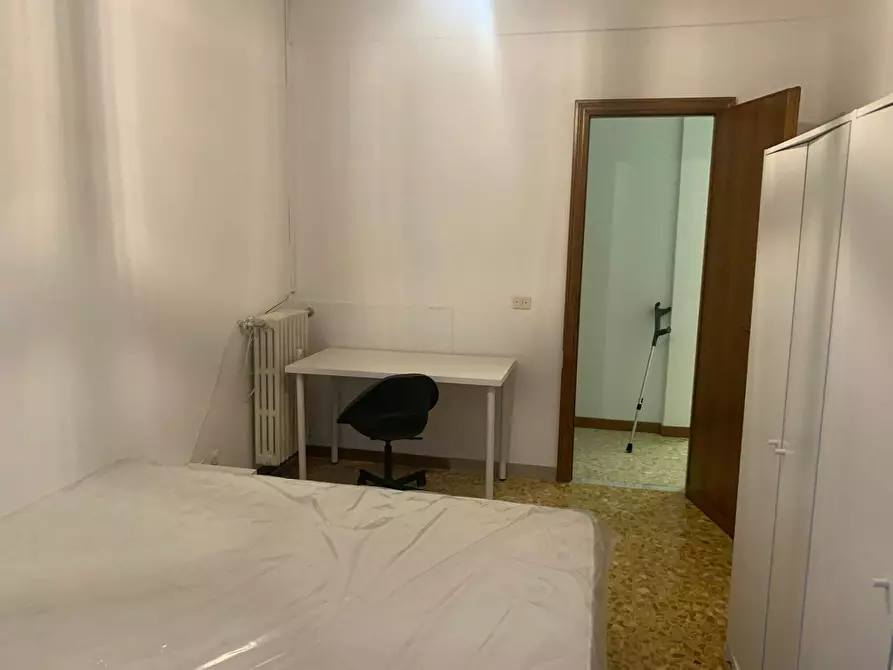 Immagine 4 di Camera in affitto  in Via Borghesano Lucchese a Roma
