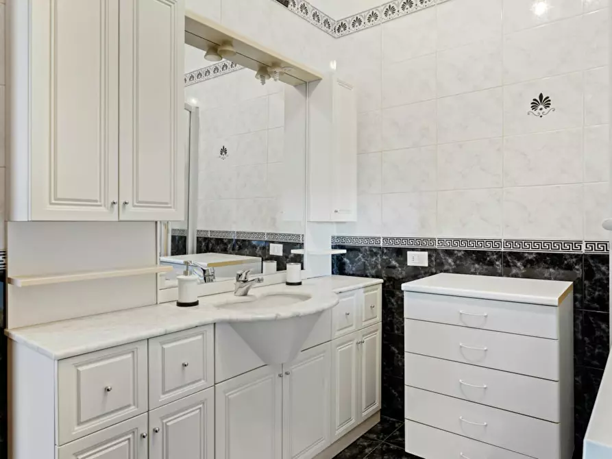 Immagine 6 di Camera in affitto  in Via Ronchi a Milano