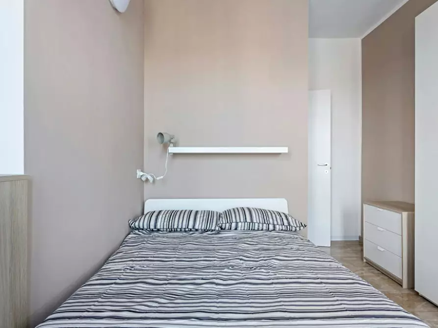 Immagine 2 di Camera in affitto  in Via Ronchi a Milano