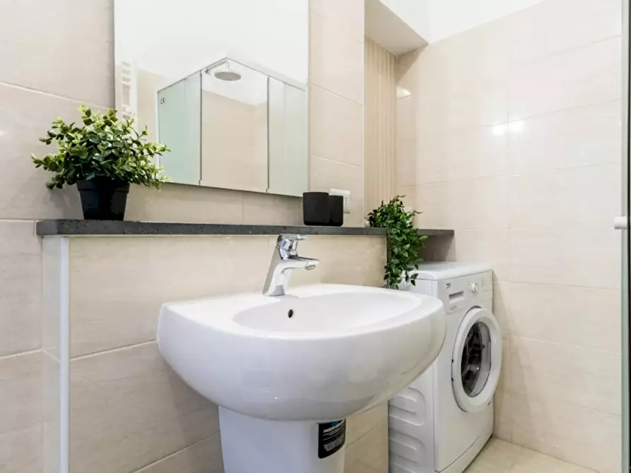 Immagine 10 di Camera in affitto  in Via Giovanni Pezzotti a Milano