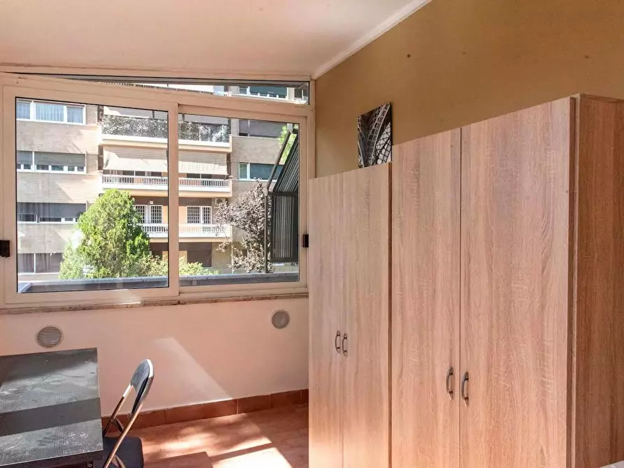Immagine 6 di Camera in affitto  in Via Gregorio Ricci Curbastro a Roma