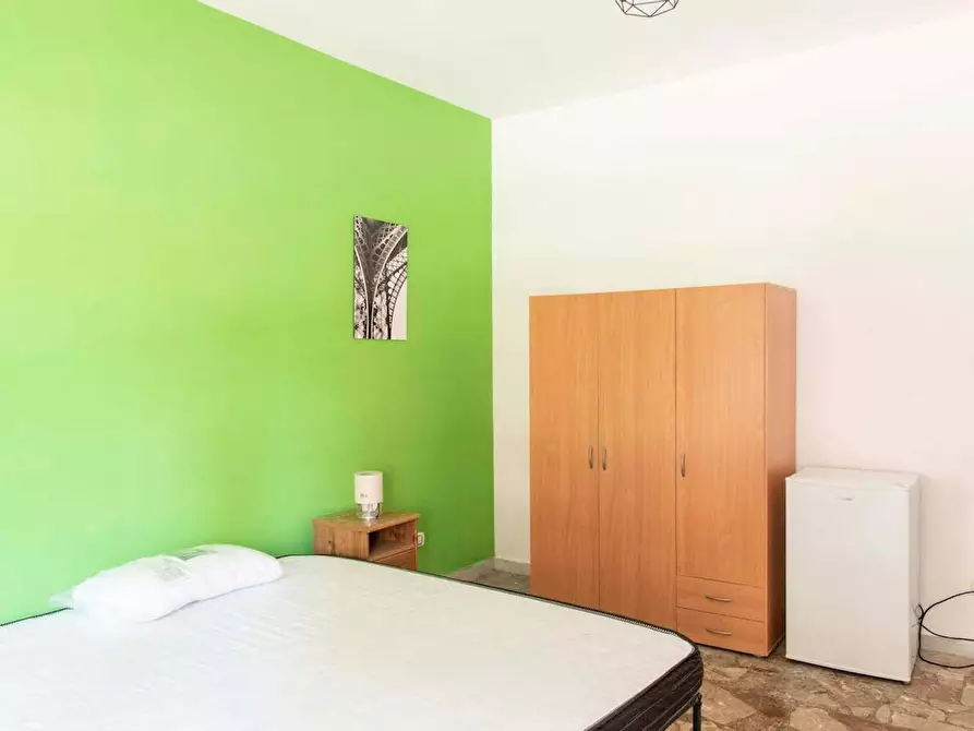 Immagine 4 di Camera in affitto  in Via Gregorio Ricci Curbastro a Roma