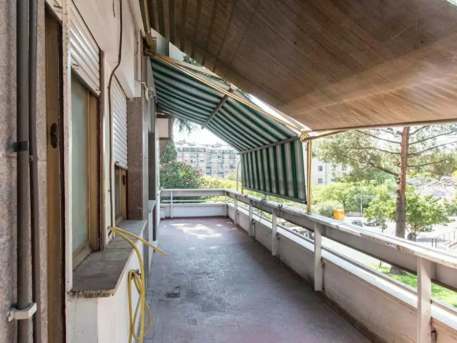 Immagine 10 di Camera in affitto  in Via Gregorio Ricci Curbastro a Roma