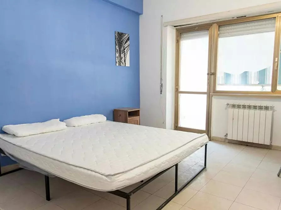 Immagine 1 di Camera in affitto  in Via Gregorio Ricci Curbastro a Roma