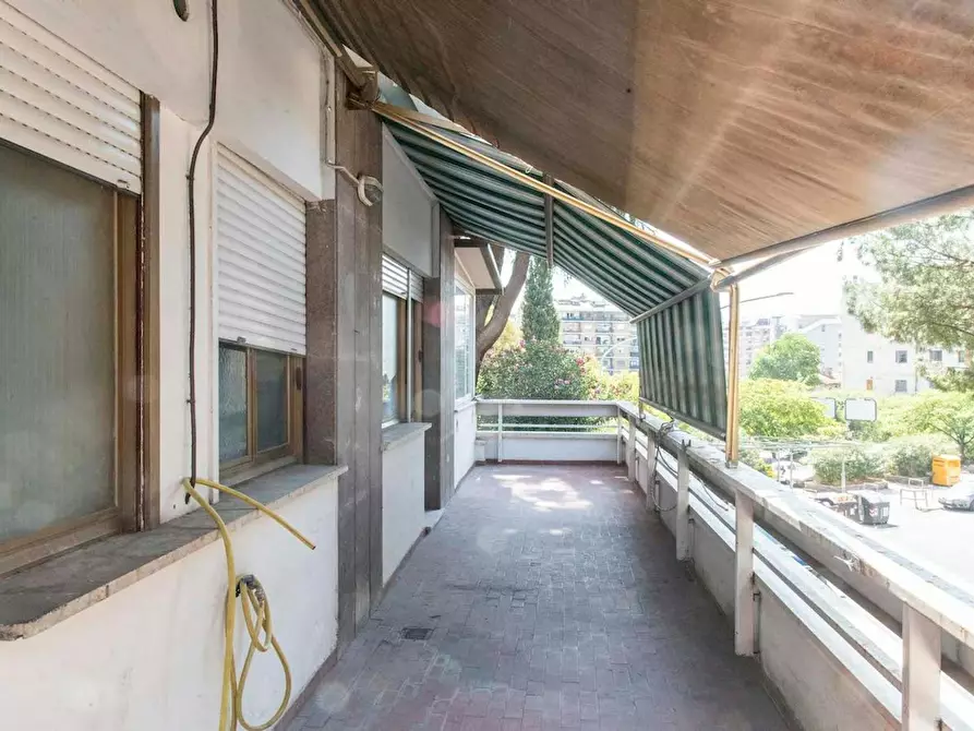 Immagine 5 di Camera in affitto  in Via Gregorio Ricci Curbastro a Roma