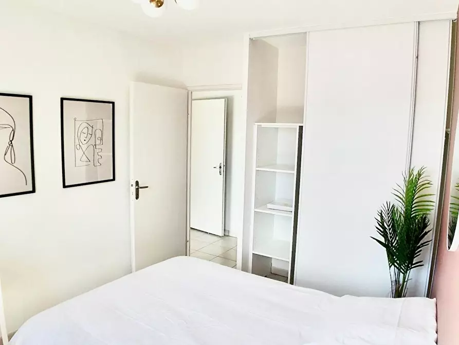 Immagine 2 di Camera in affitto  in Cours de Québec a Bordeaux