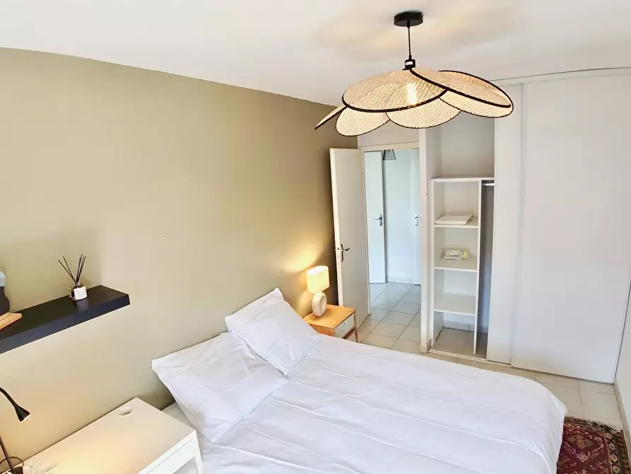 Immagine 4 di Camera in affitto  in Cours de Québec a Bordeaux