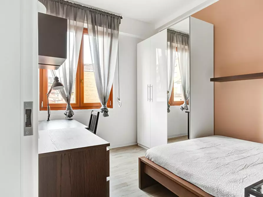 Immagine 3 di Camera in affitto  in Via Stromboli a Milano