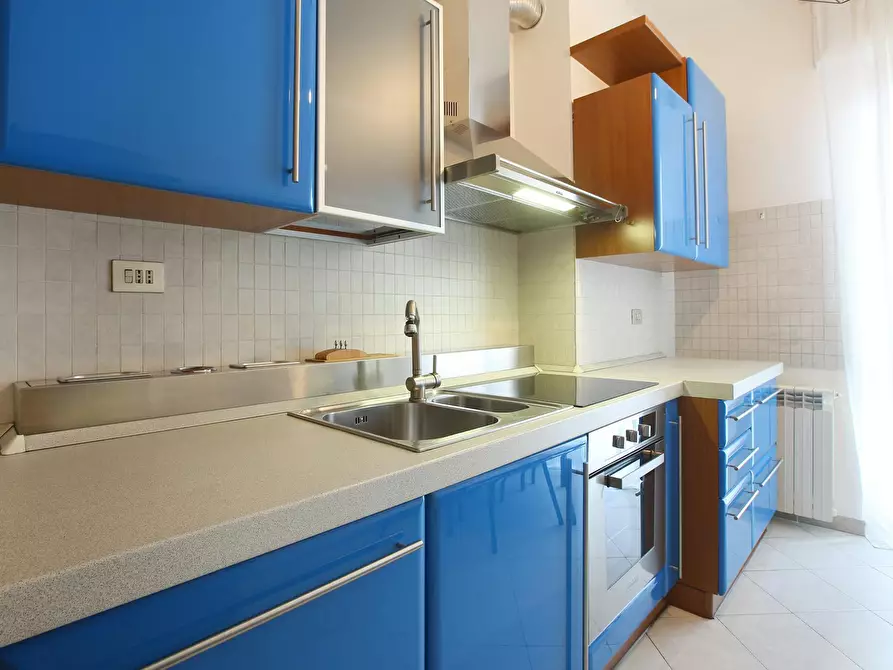 Immagine 10 di Camera in affitto  in Via Bolama a Milano