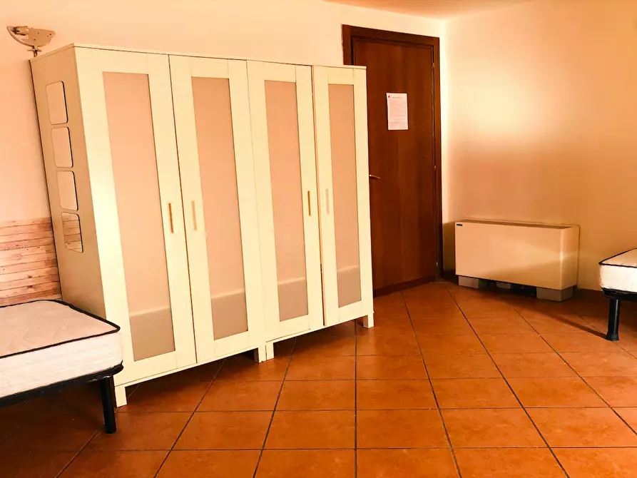 Immagine 8 di Camera condivisa in affitto  in Via Alessandro Brisse a Roma