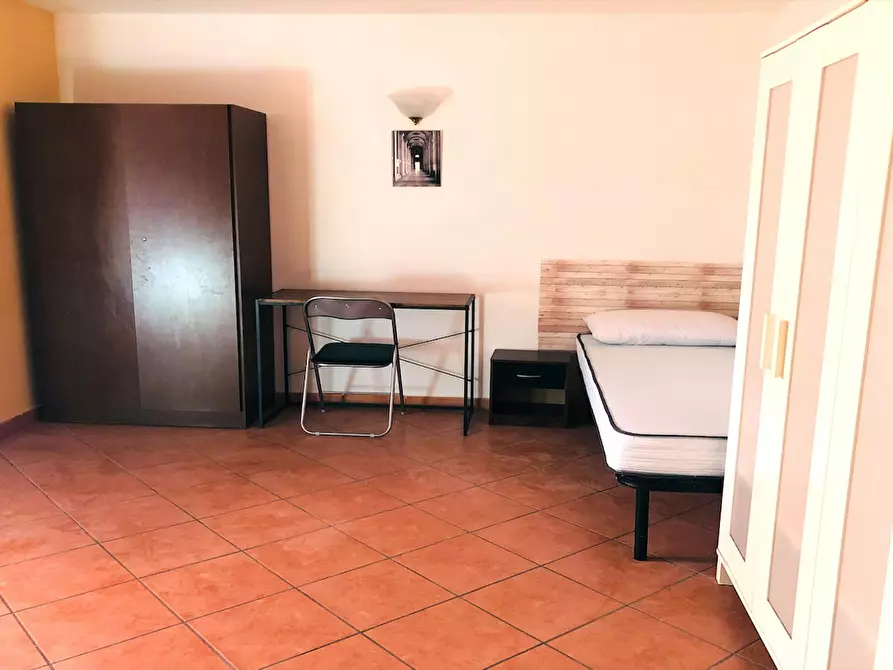 Immagine 2 di Camera condivisa in affitto  in Via Alessandro Brisse a Roma