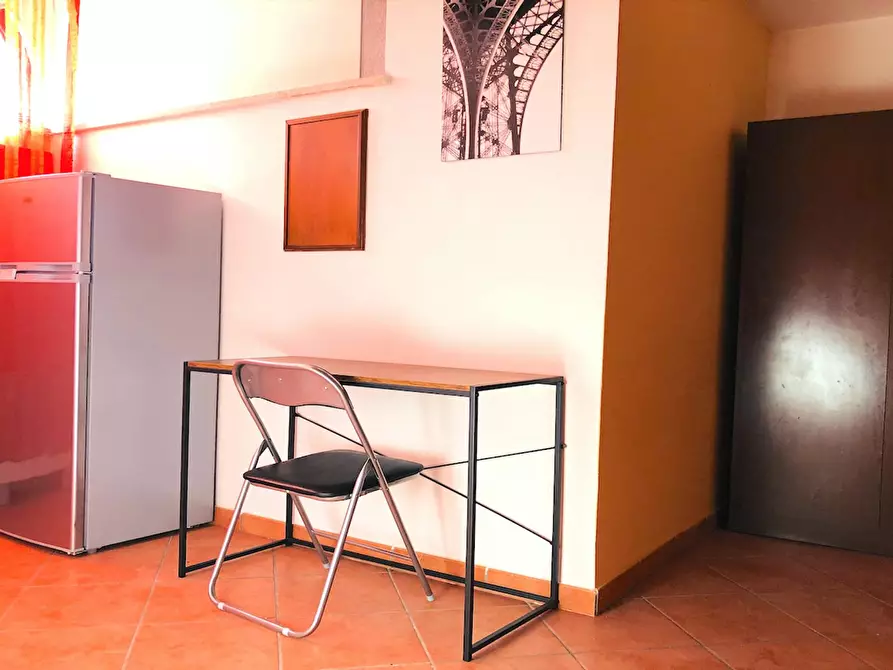 Immagine 3 di Camera condivisa in affitto  in Via Alessandro Brisse a Roma