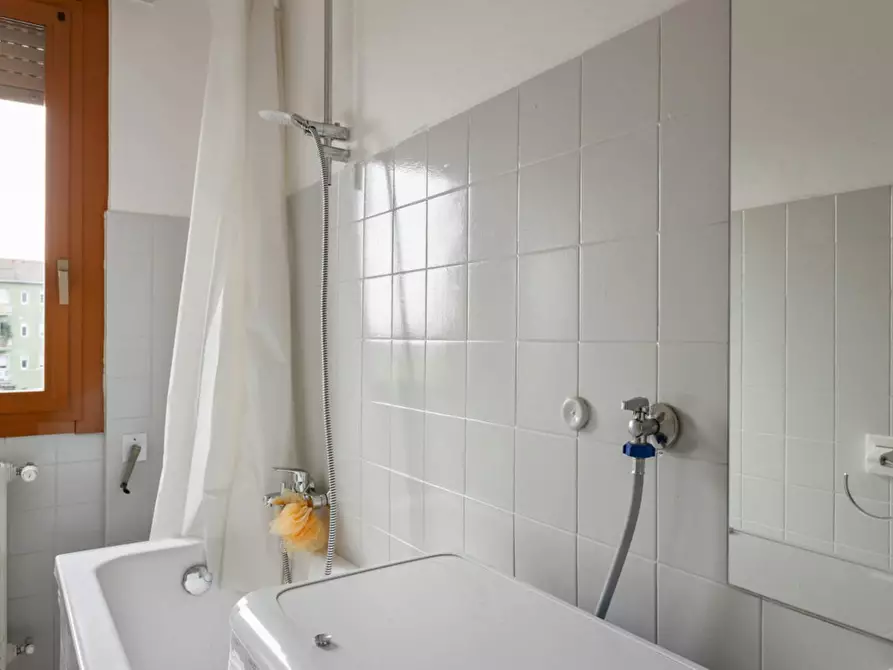 Immagine 5 di Camera in affitto  in Piazza Simone Bolivar a Milano