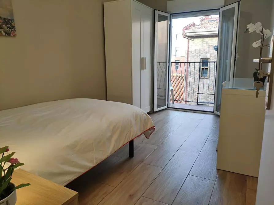 Immagine 6 di Camera in affitto  in Calle del Monte Olivetti a Madrid