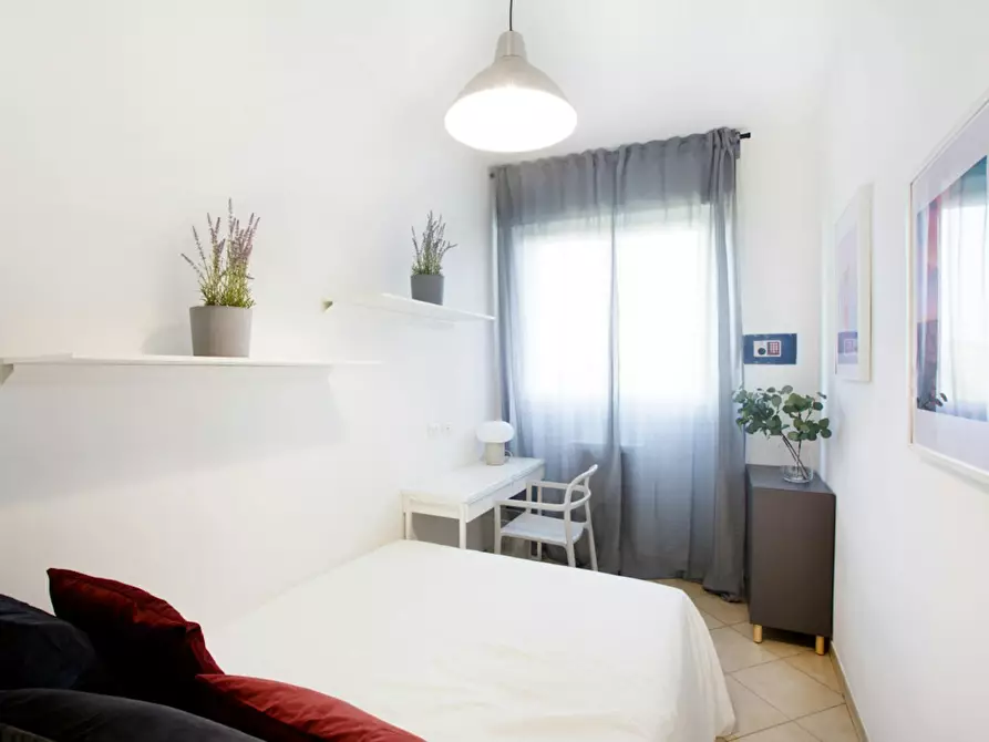 Immagine 4 di Camera in affitto  in Via Federico Engels a Milano