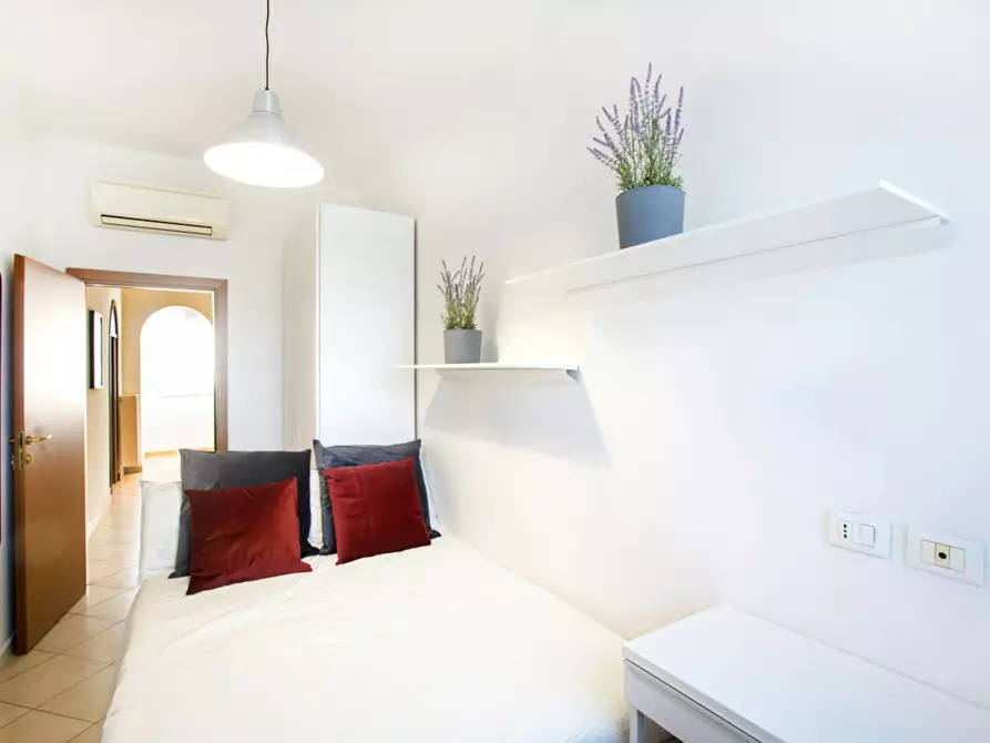 Immagine 1 di Camera in affitto  in Via Federico Engels a Milano