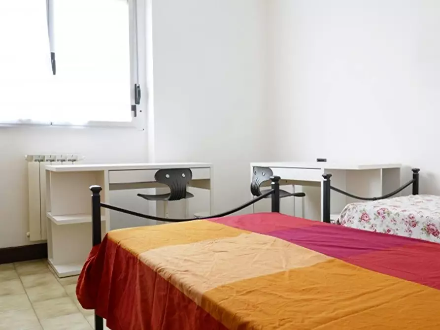 Immagine 2 di Camera condivisa in affitto  in Via Lodovico il Moro a Milano