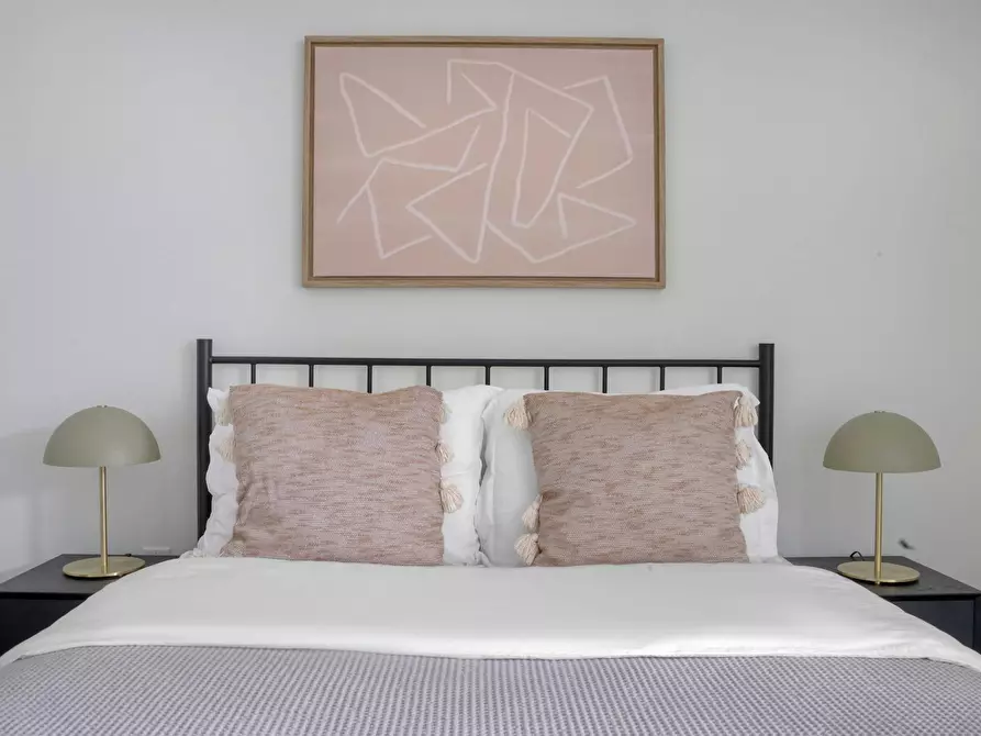 Immagine 9 di Appartamento in affitto  in Boren Avenue South a Messina