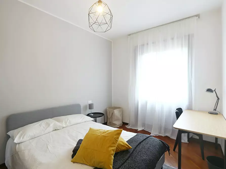 Immagine 2 di Camera in affitto  in Via Passo Sella a Milano