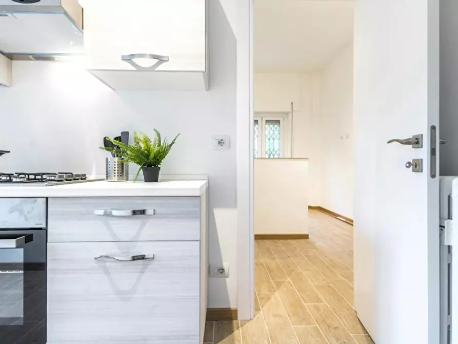 Immagine 10 di Camera condivisa in affitto  in Via delle Genziane a Milano