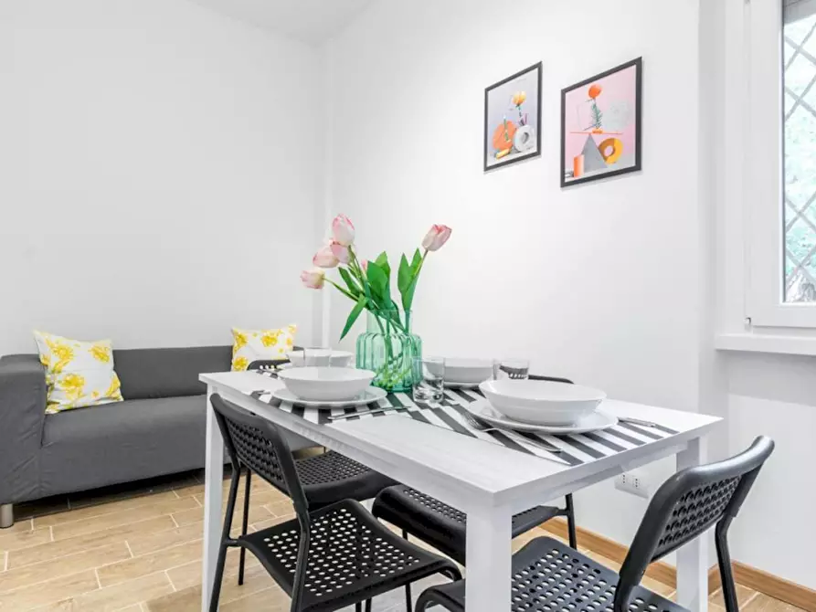 Immagine 2 di Camera condivisa in affitto  in Via delle Genziane a Milano