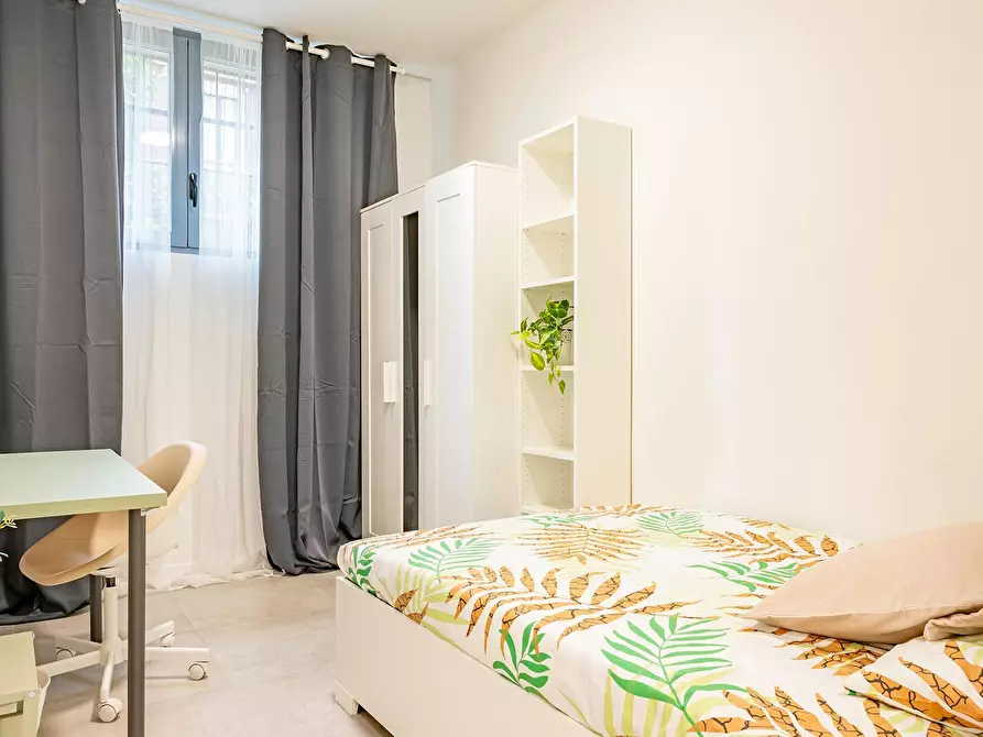 Immagine 3 di Camera in affitto  in Via Giuseppe Candiani a Milano