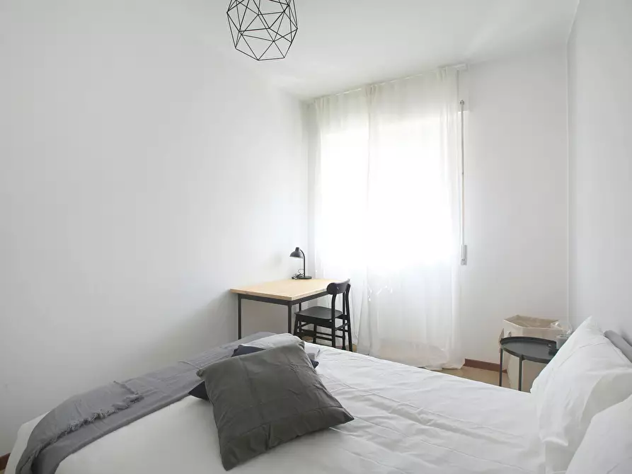 Immagine 2 di Camera in affitto  in Via Carlo Marx a Milano