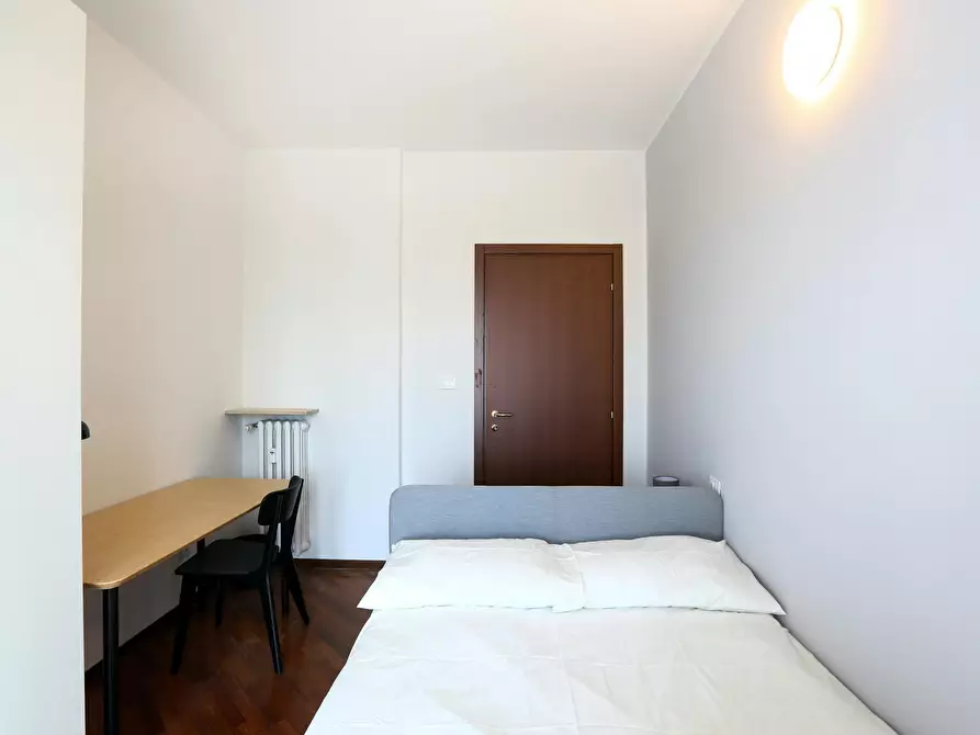 Immagine 5 di Camera in affitto  in Via Passo Sella a Milano