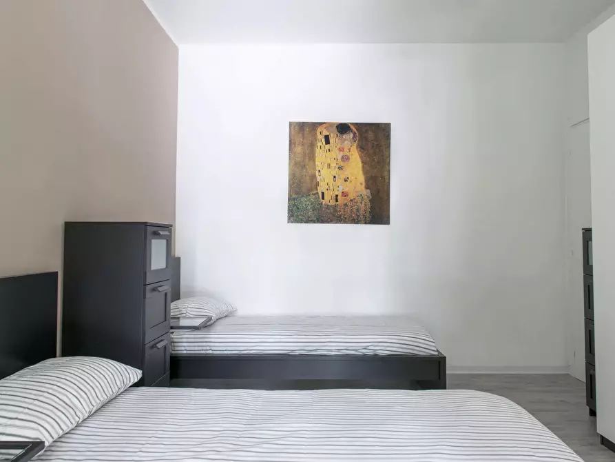 Immagine 3 di Camera condivisa in affitto  in Largo Domodossola a Milano