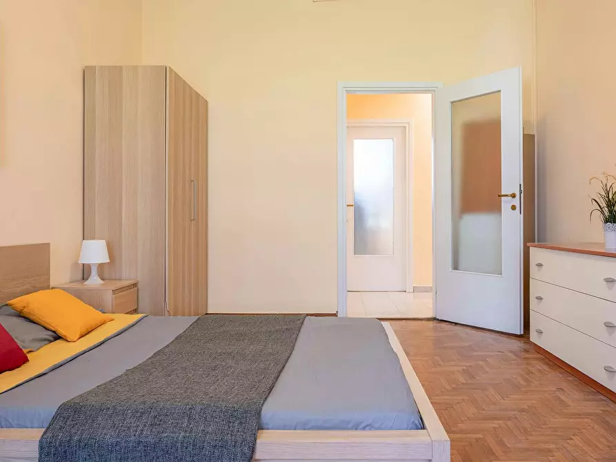 Immagine 3 di Camera in affitto  in Via Lorenteggio a Milano