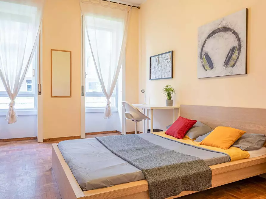 Immagine 1 di Camera in affitto  in Via Lorenteggio a Milano