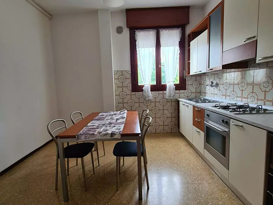 Immagine 2 di Camera in affitto  in Via Tomaso Albinoni a Vicenza