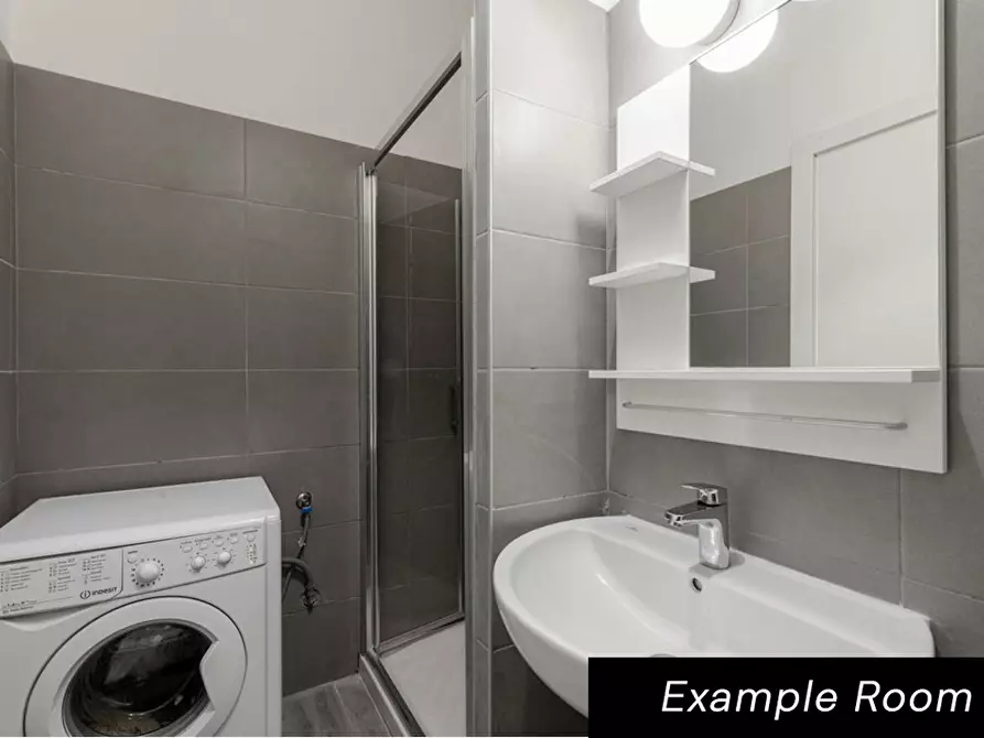 Immagine 8 di Camera in affitto  in Via Curtatone a Milano