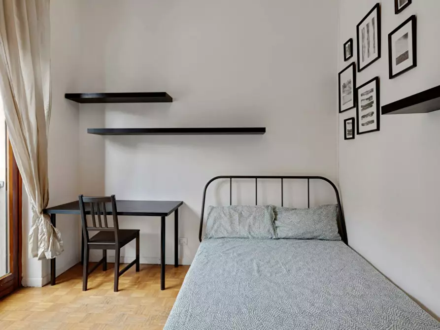 Immagine 4 di Camera in affitto  in Via Curtatone a Milano