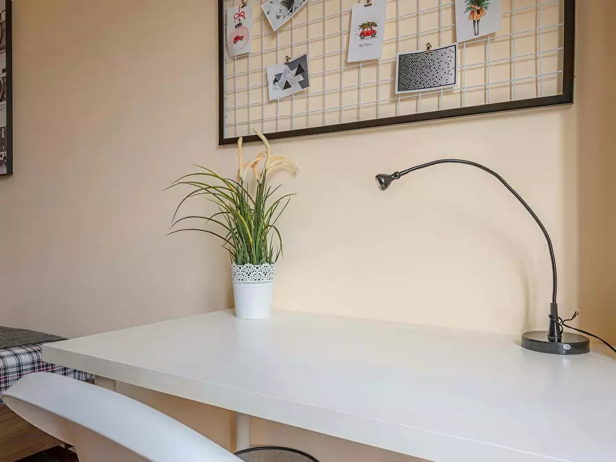 Immagine 7 di Camera in affitto  in Via Lorenteggio a Milano