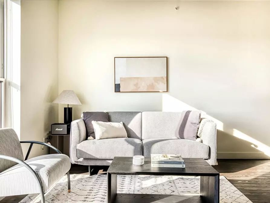 Immagine 2 di Appartamento in affitto  in North Addison Avenue a Ancona