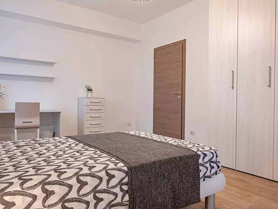 Immagine 3 di Camera in affitto  in Via Paolo Rotta a Milano