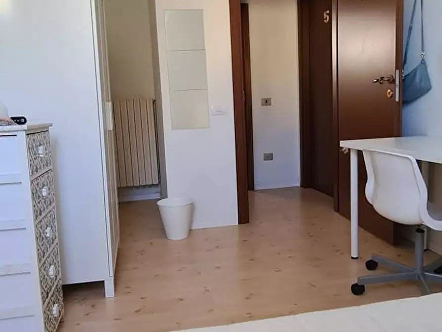 Immagine 4 di Camera in affitto  in Via Francesco Baracca a Vicenza