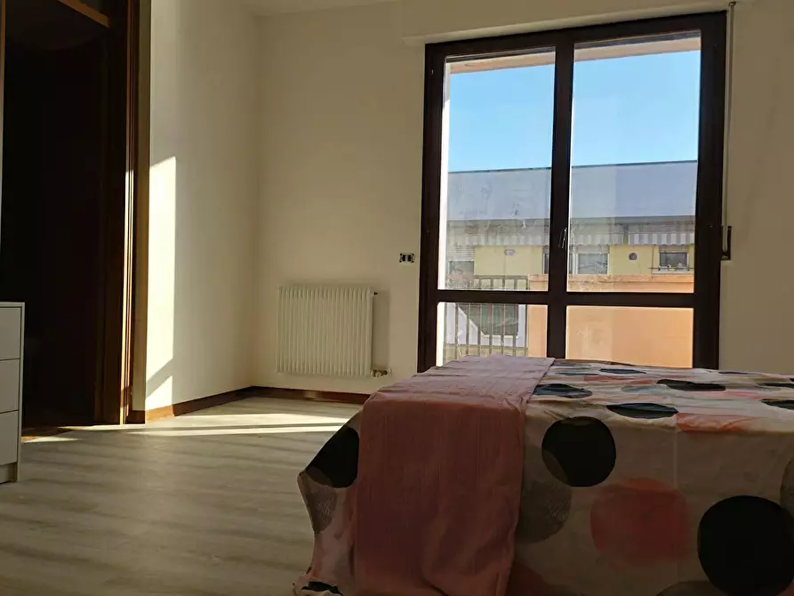 Immagine 4 di Camera in affitto  in Via Gran San Bernardo a Fosso'