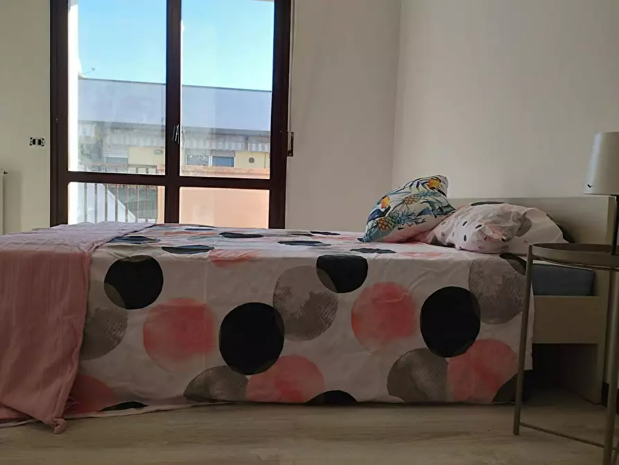 Immagine 5 di Camera in affitto  in Via Gran San Bernardo a Fosso'