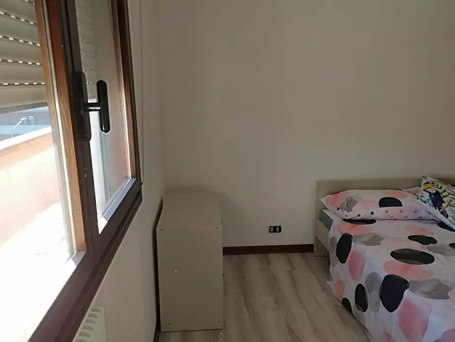 Immagine 4 di Camera in affitto  in Via Gran San Bernardo a Fosso'