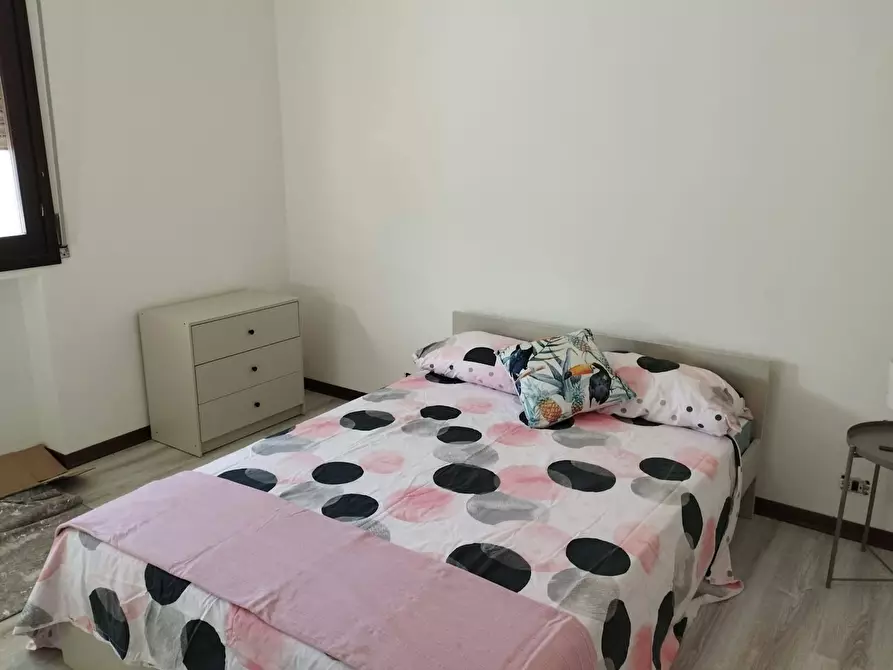 Immagine 8 di Camera in affitto  in Via Gran San Bernardo a Fosso'