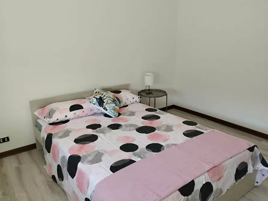 Immagine 5 di Camera in affitto  in Via Gran San Bernardo a Fosso'