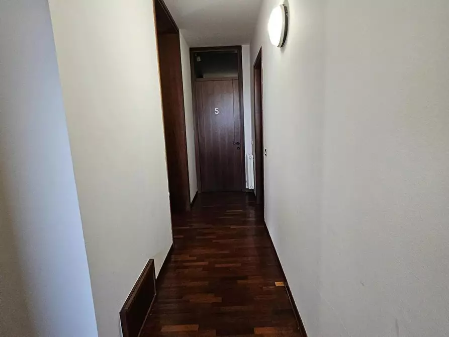 Immagine 4 di Camera in affitto  in Via Gran San Bernardo a Fosso'