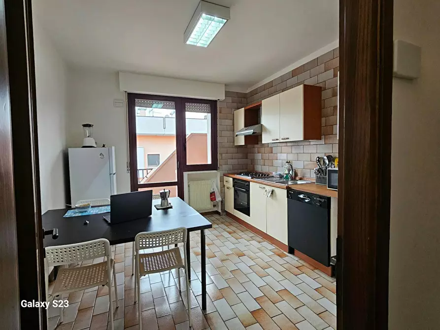 Immagine 9 di Camera in affitto  in Via Gran San Bernardo a Fosso'