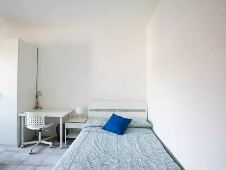 Immagine 2 di Camera condivisa in affitto  in Via Giuseppe Bruschetti a Milano