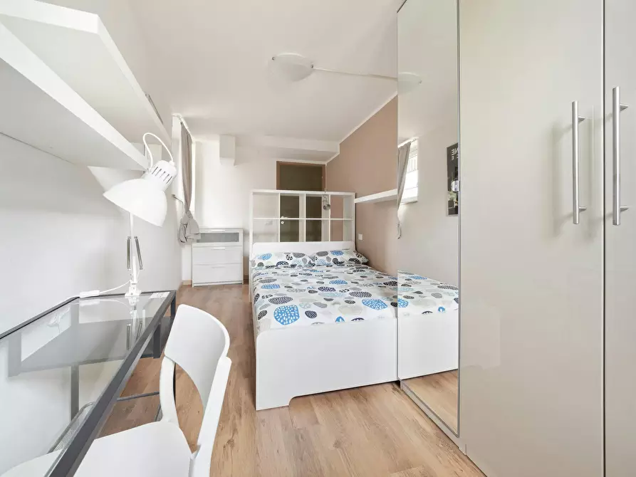 Immagine 2 di Camera in affitto  in Via Ernesto Breda a Milano