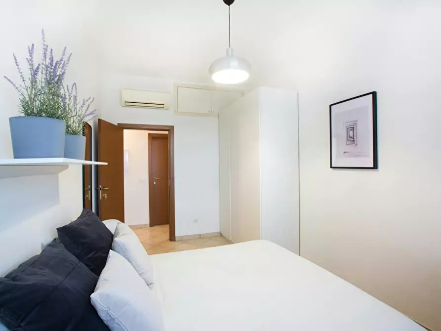 Immagine 4 di Camera in affitto  in Via Federico Engels a Milano